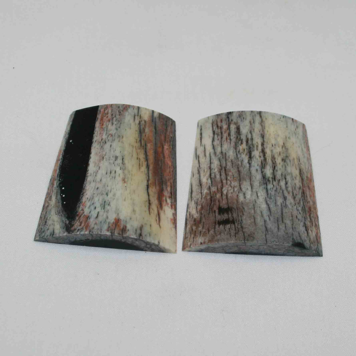 NB101LG19 Giraffe Bone Scales