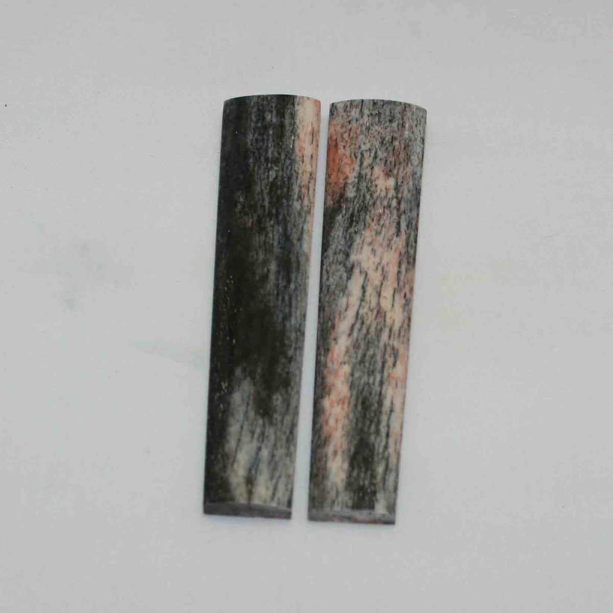 NB101LG26 Giraffe Bone Scales