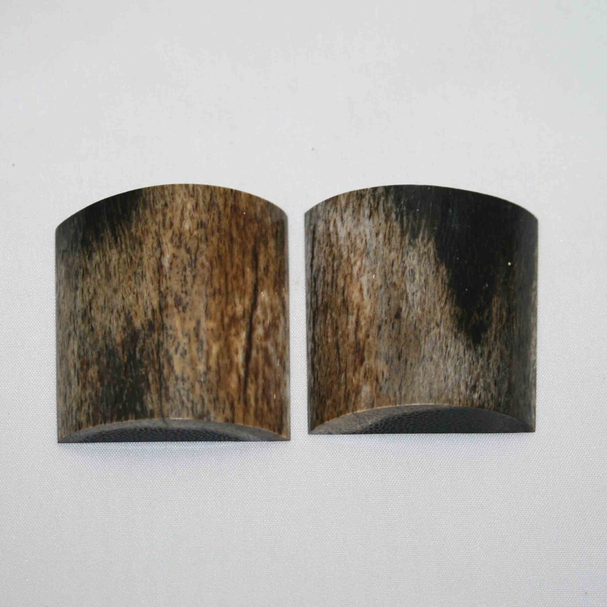 NB101MMA10 Giraffe Bone Scales