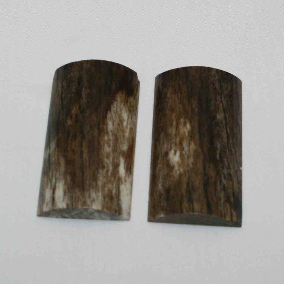 NB101MMA38 Giraffe Bone Scales