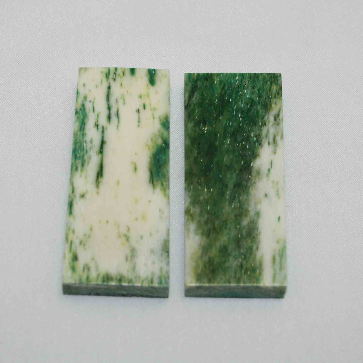 NB101MMA8 Giraffe Bone Scales