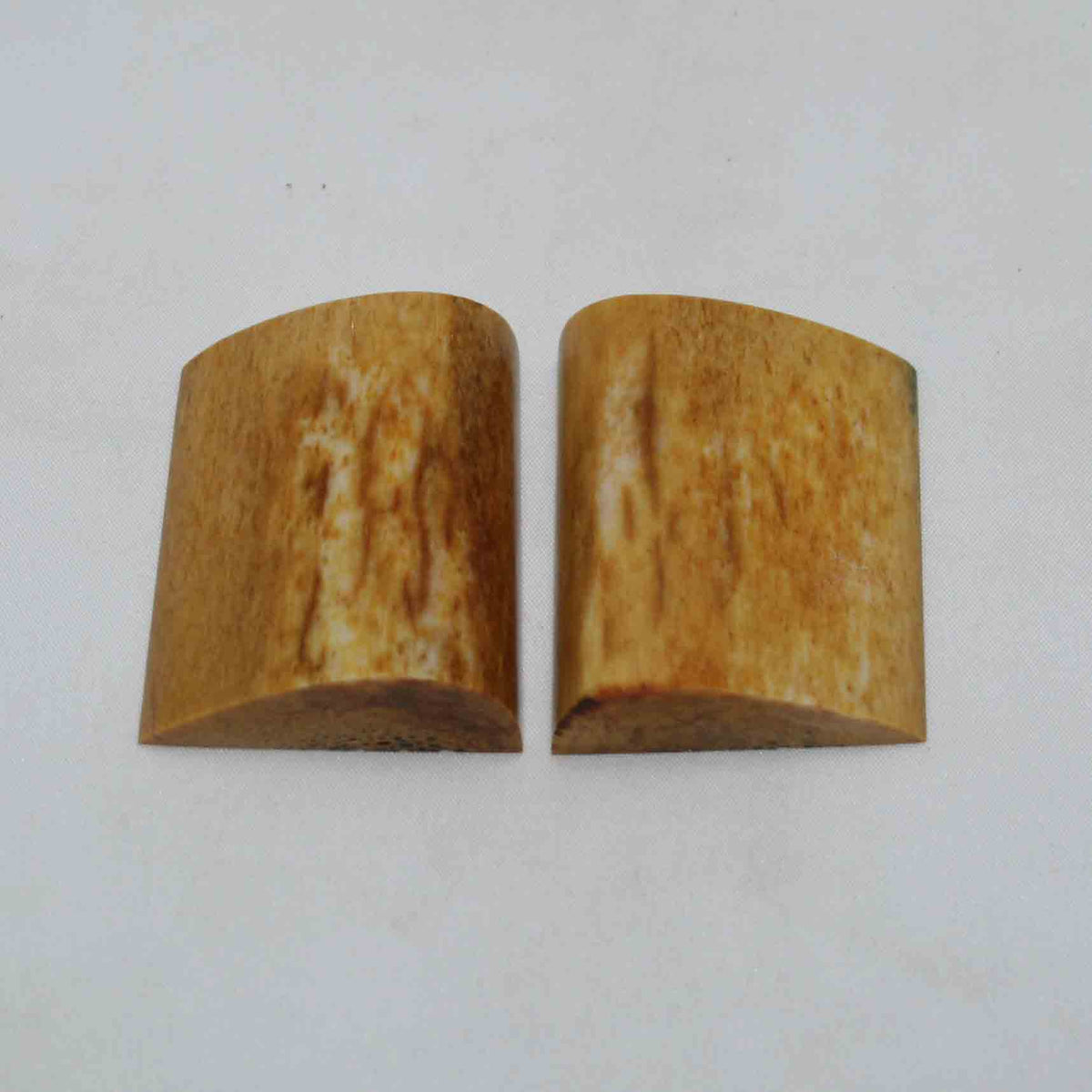 NB101NAM56 Giraffe Bone Scales