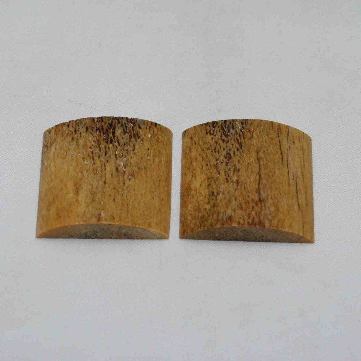 NB101NAM77 Giraffe Bone Scales