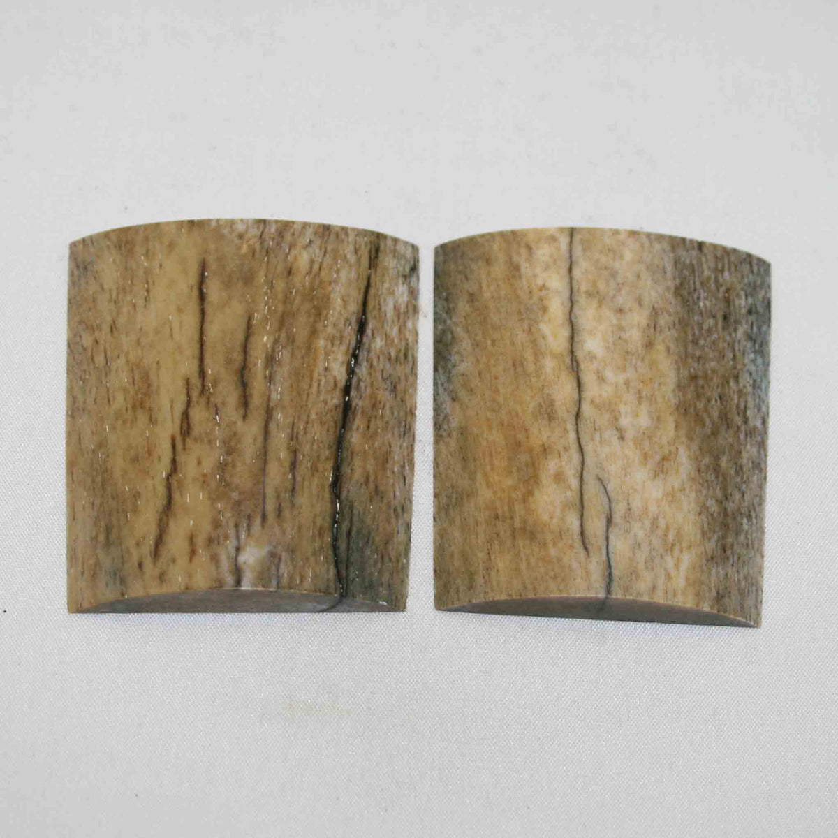 NB101NA106 Giraffe Bone Scales Size: 2.31" x 1.86" x 0.29"inch