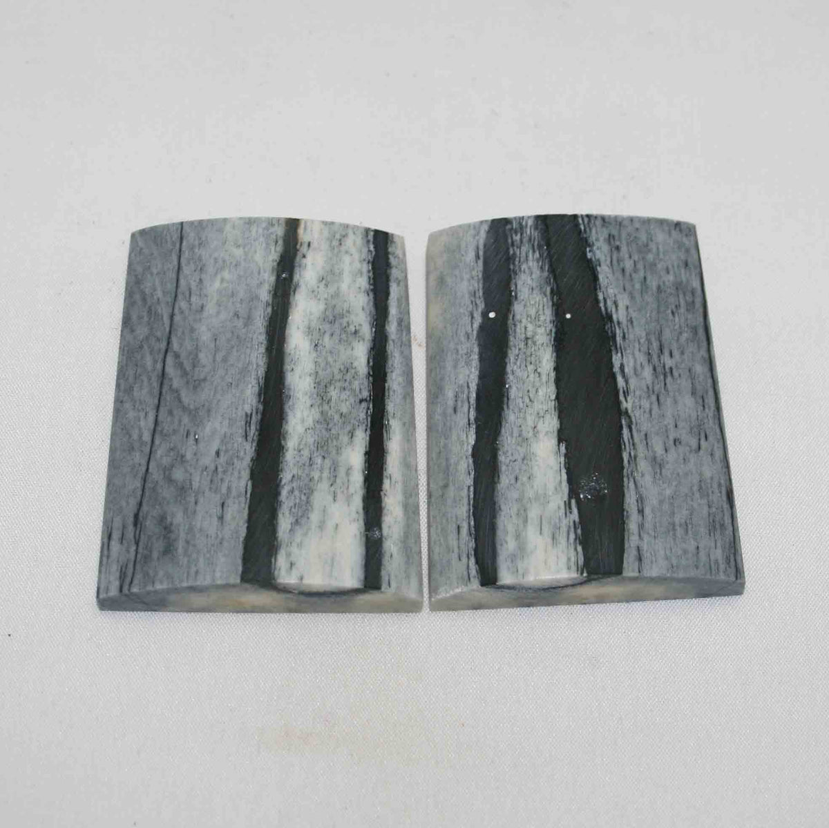 NB101NA111 Giraffe Bone Scales Size: 2.33" x 1.67" x 0.35"inch