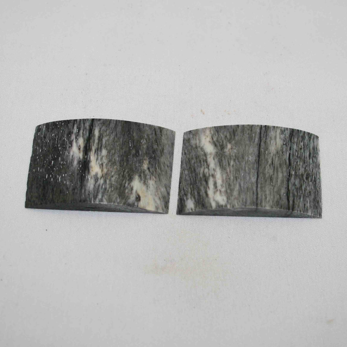 NB101NA125 Giraffe Bone Scales Size: 1.30" x 1.98" x 0.28"inch