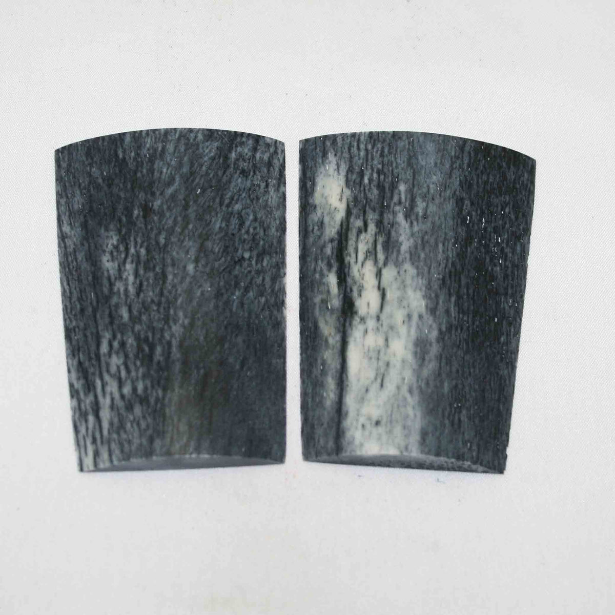 NB101NA12 Giraffe Bone Scales Size: 2.81" x 1.76" x 0.27"inch