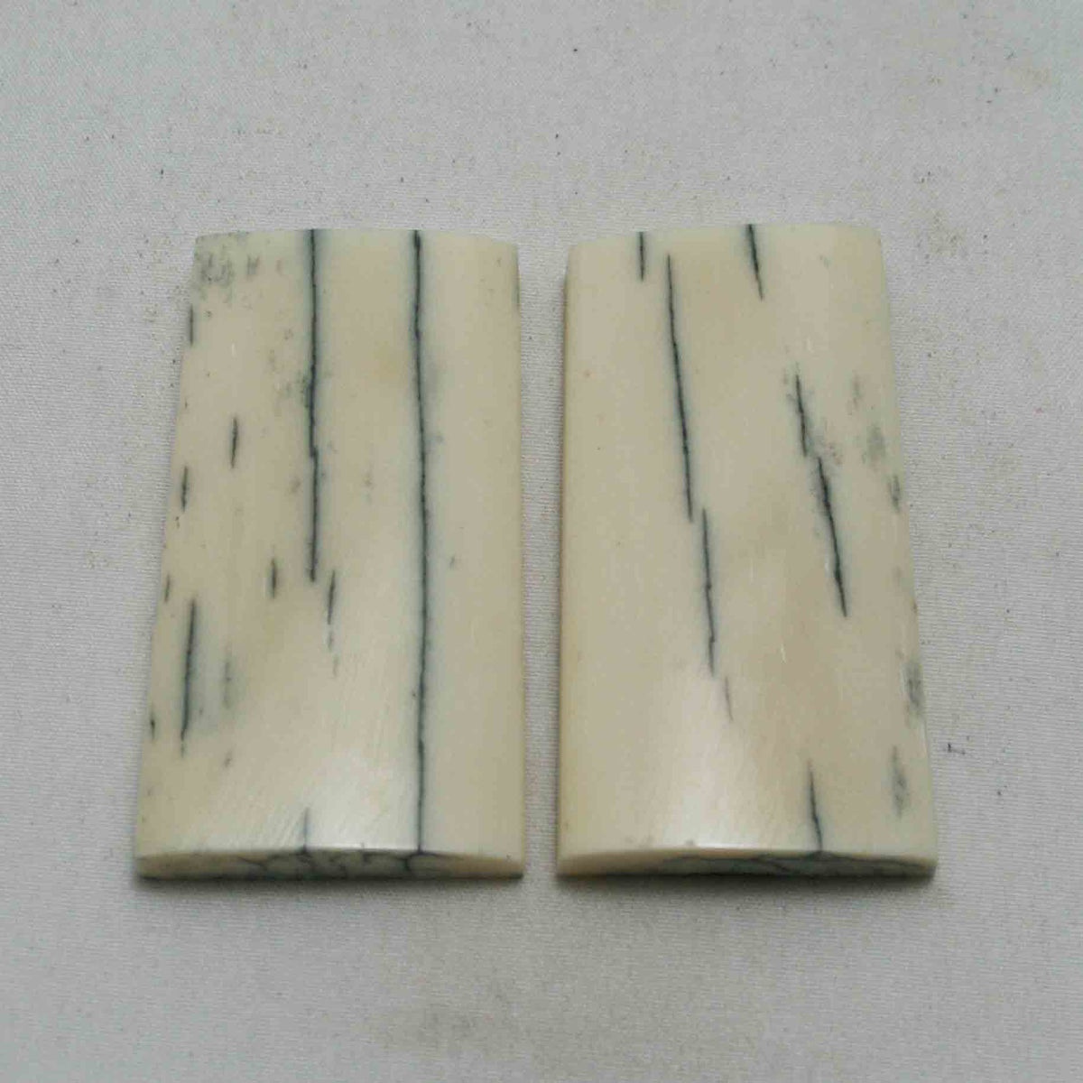 NB101NA14 Giraffe Bone Scales Size: 2.23" x 1.15" x 0.28"inch