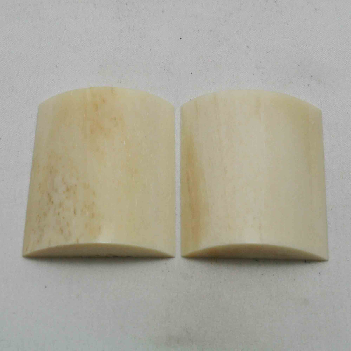 NB101NA26 Giraffe Bone Scales Size: 2.12" x 1.77" x 0.45"inch
