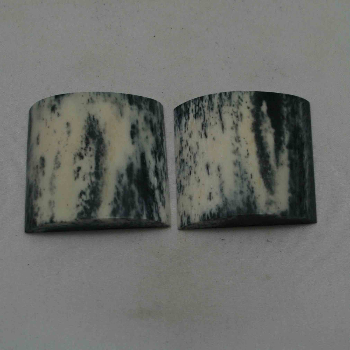 NB101NA27 Giraffe Bone Scales Size: 1.86" x 1.89" x 0.37"inch