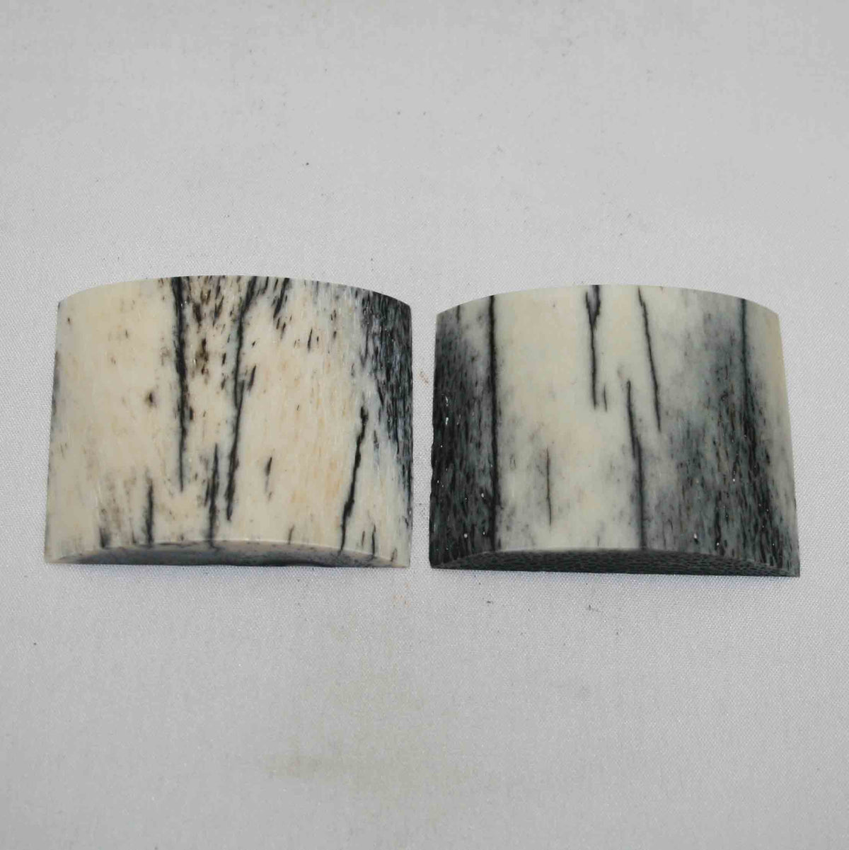 NB101NA39 Giraffe Bone Scales Size: 1.74" x 2.17" x 0.35"inch