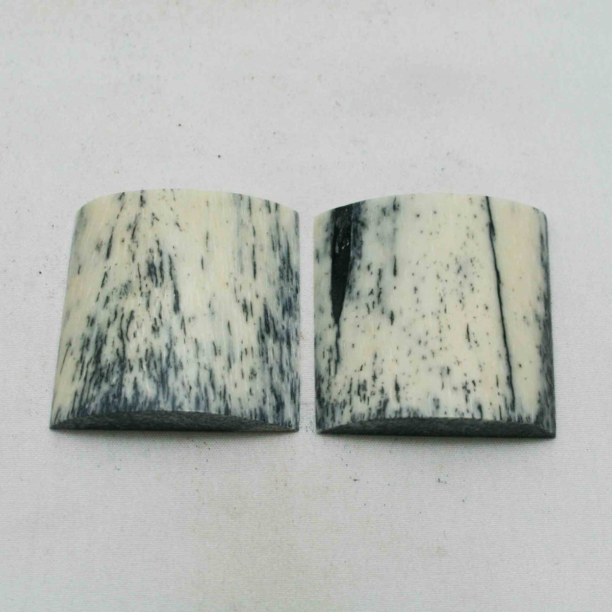 NB101NA47 Giraffe Bone Scales Size: 1.77" x 1.69" x 0.35"inch