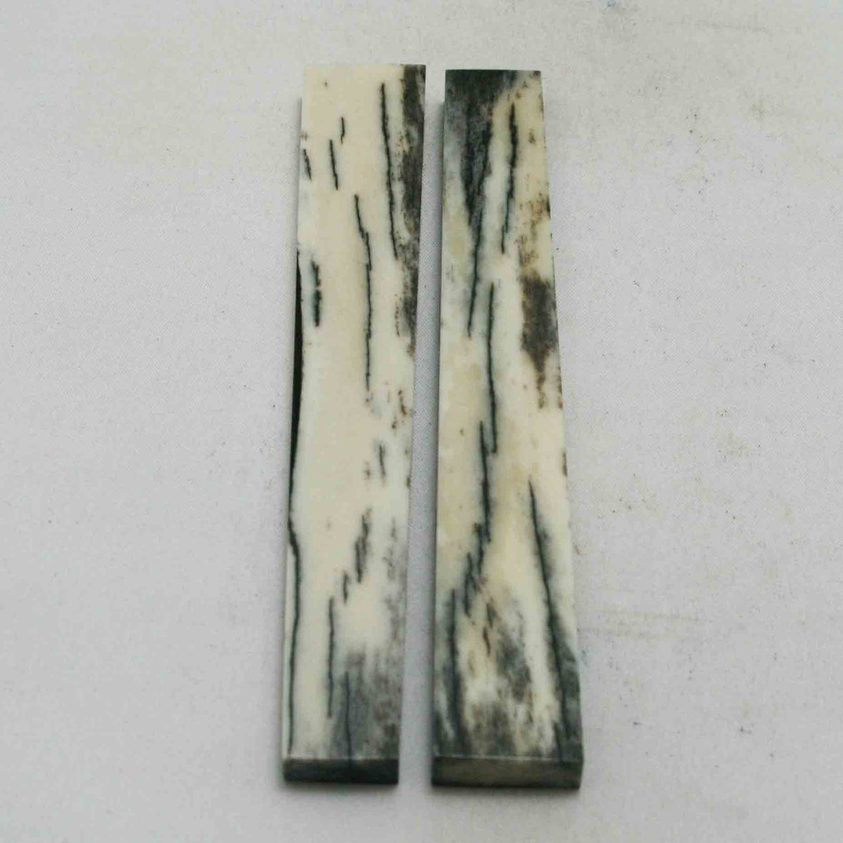 NB101NA75 Giraffe Bone Scales Size: 5.04" x 0.71" x 0.30"inch