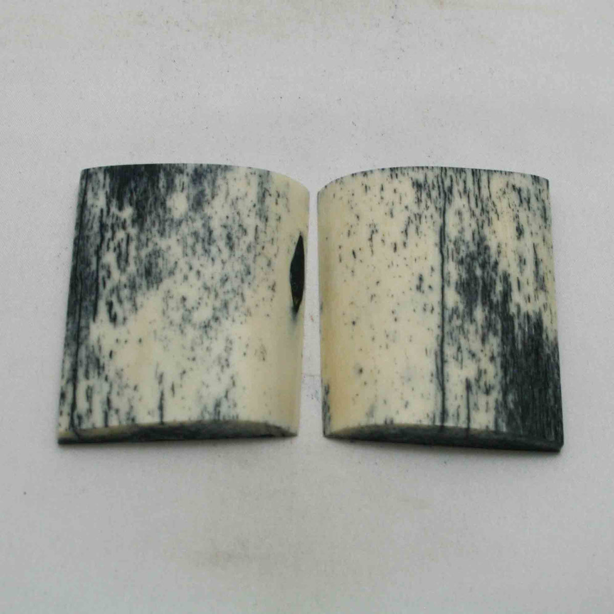 NB101NA99 Giraffe Bone Scales Size: 2.48" x 1.95" x 0.35"inch