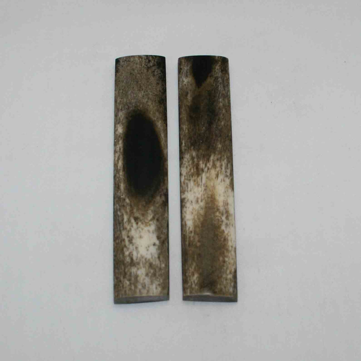 NB102JS17 Giraffe Bone Scales