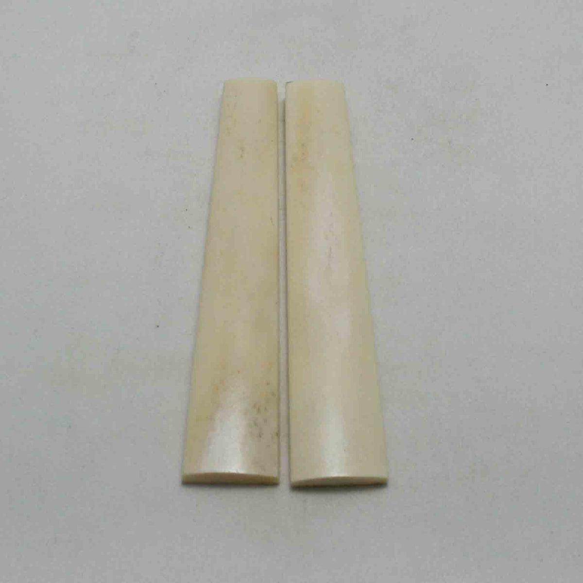 NB102JS18 Giraffe Bone Scales