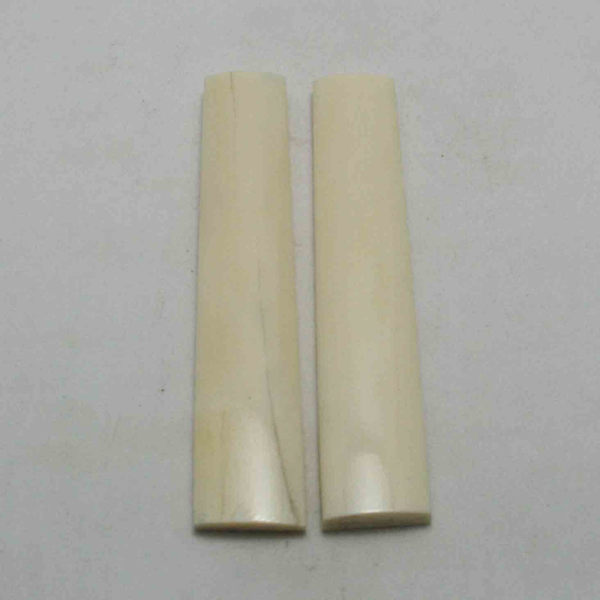 NB102JS25 Giraffe Bone Scales