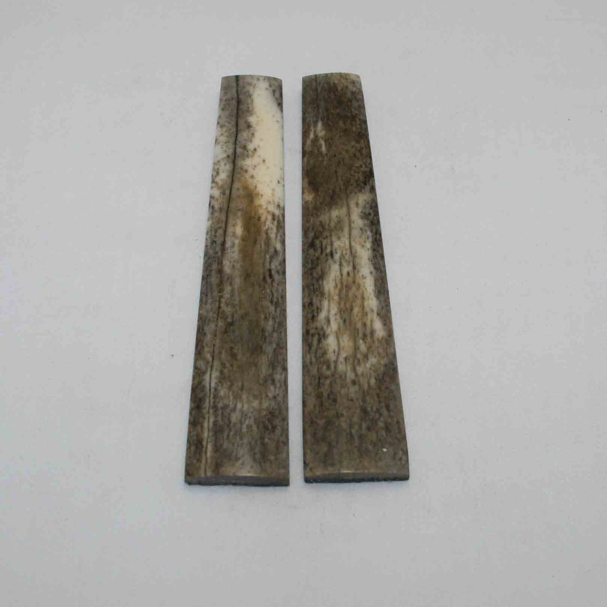 NB102JS26 Giraffe Bone Scales