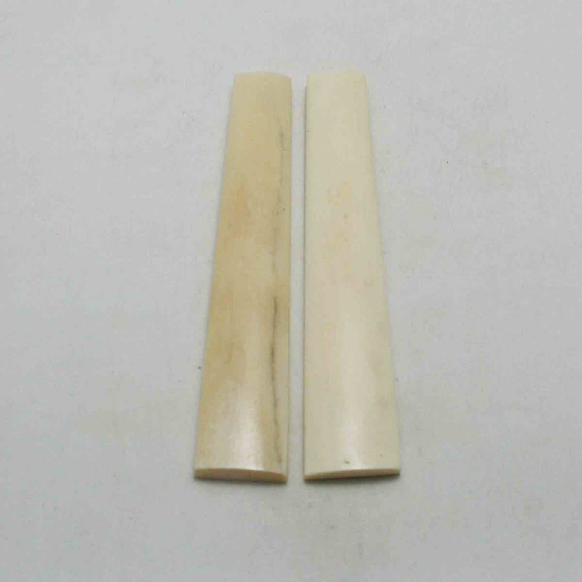 NB102JS44 Giraffe Bone Scales