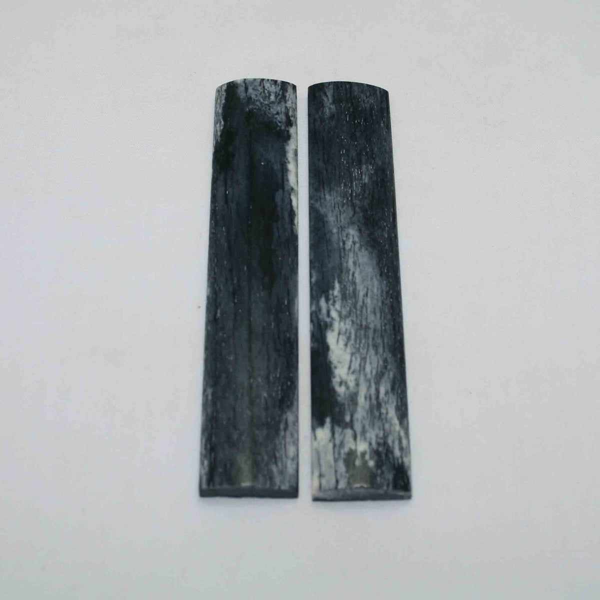 NB102JS62 Giraffe Bone Scales