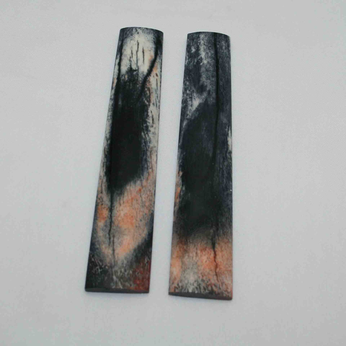 NB102JS65 Giraffe Bone Scales