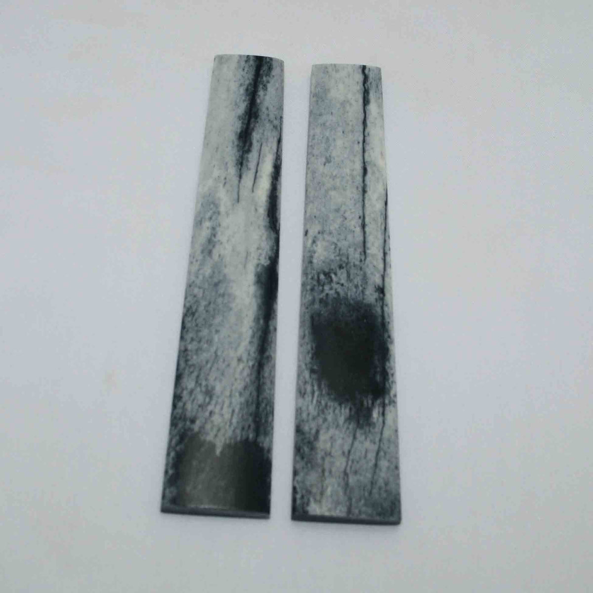 NB102JS66 Giraffe Bone Scales