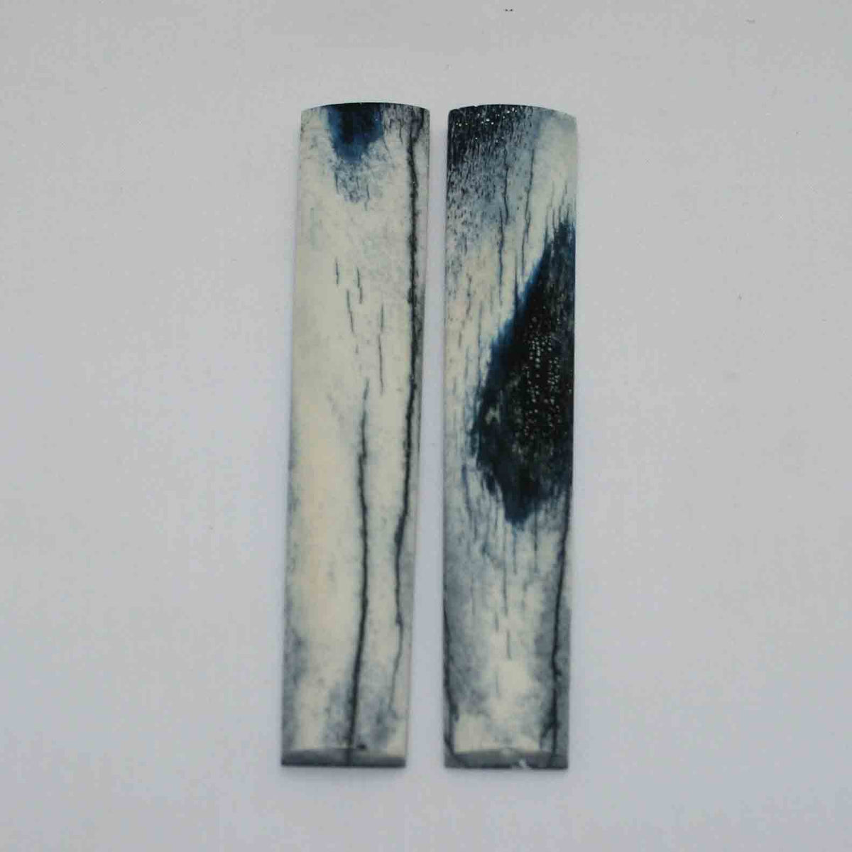 NB102JS67 Giraffe Bone Scales