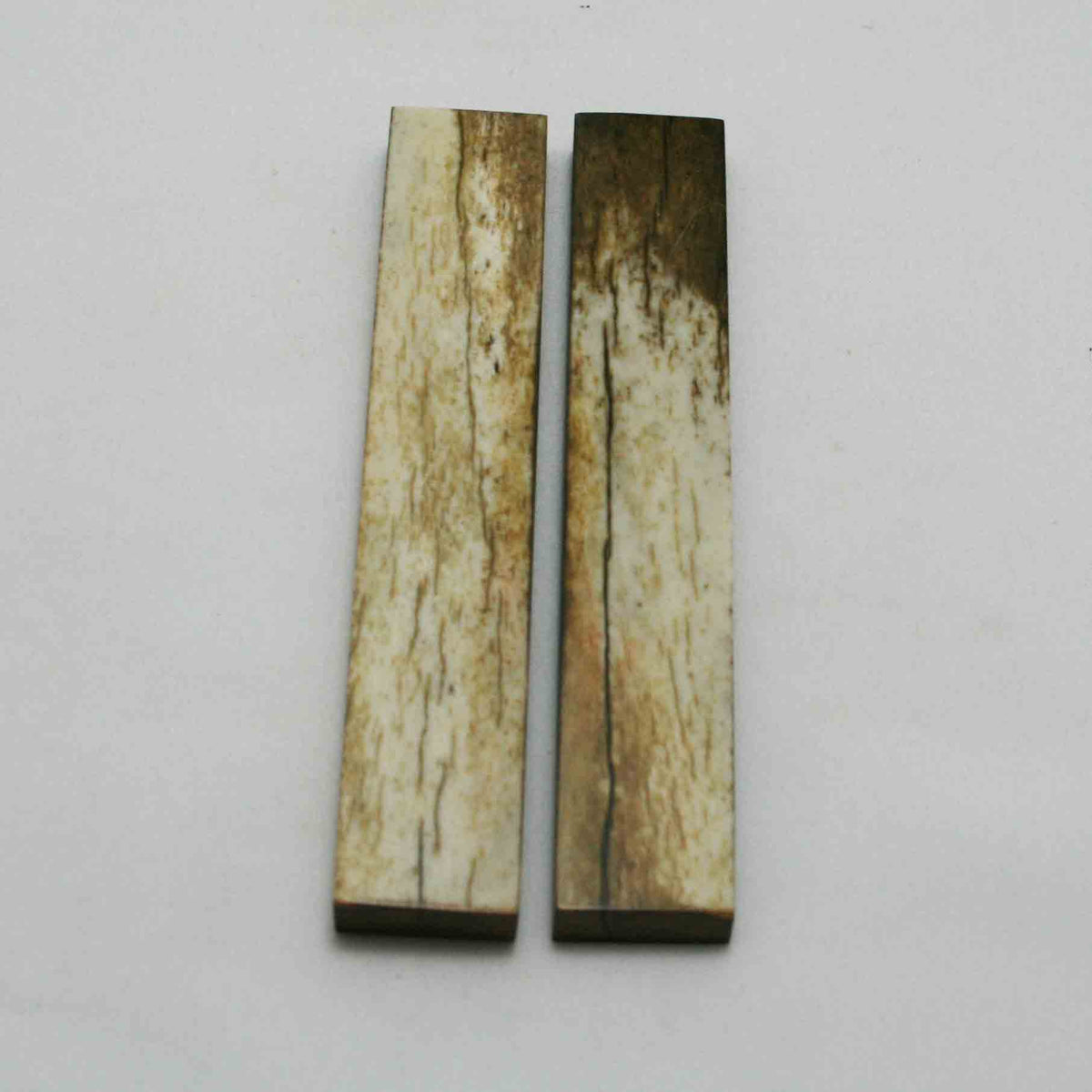 NB102JS78 Giraffe Bone Scales