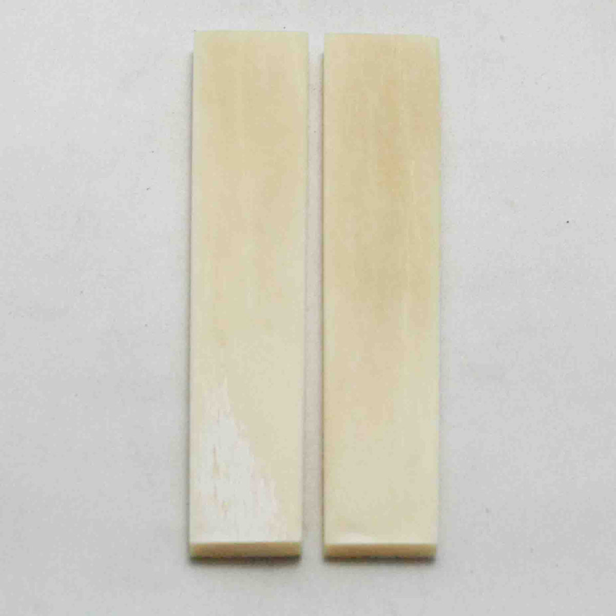 NB102MAN10 Giraffe Bone Scales