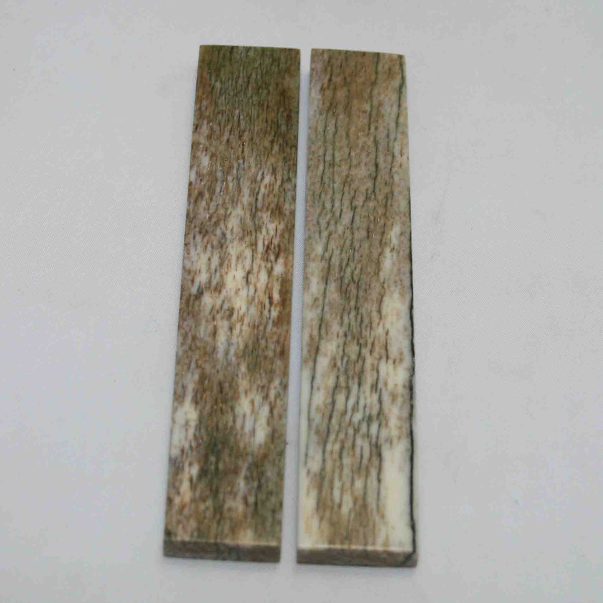 NB102MAN25 Giraffe Bone Scales