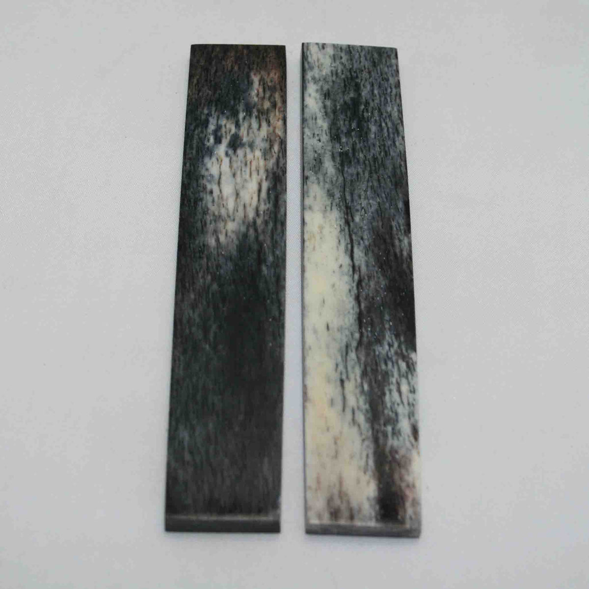 NB102MAN32 Giraffe Bone Scales