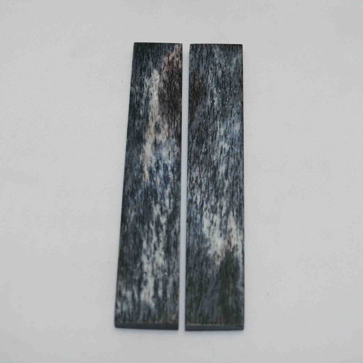 NB102MAN35 Giraffe Bone Scales