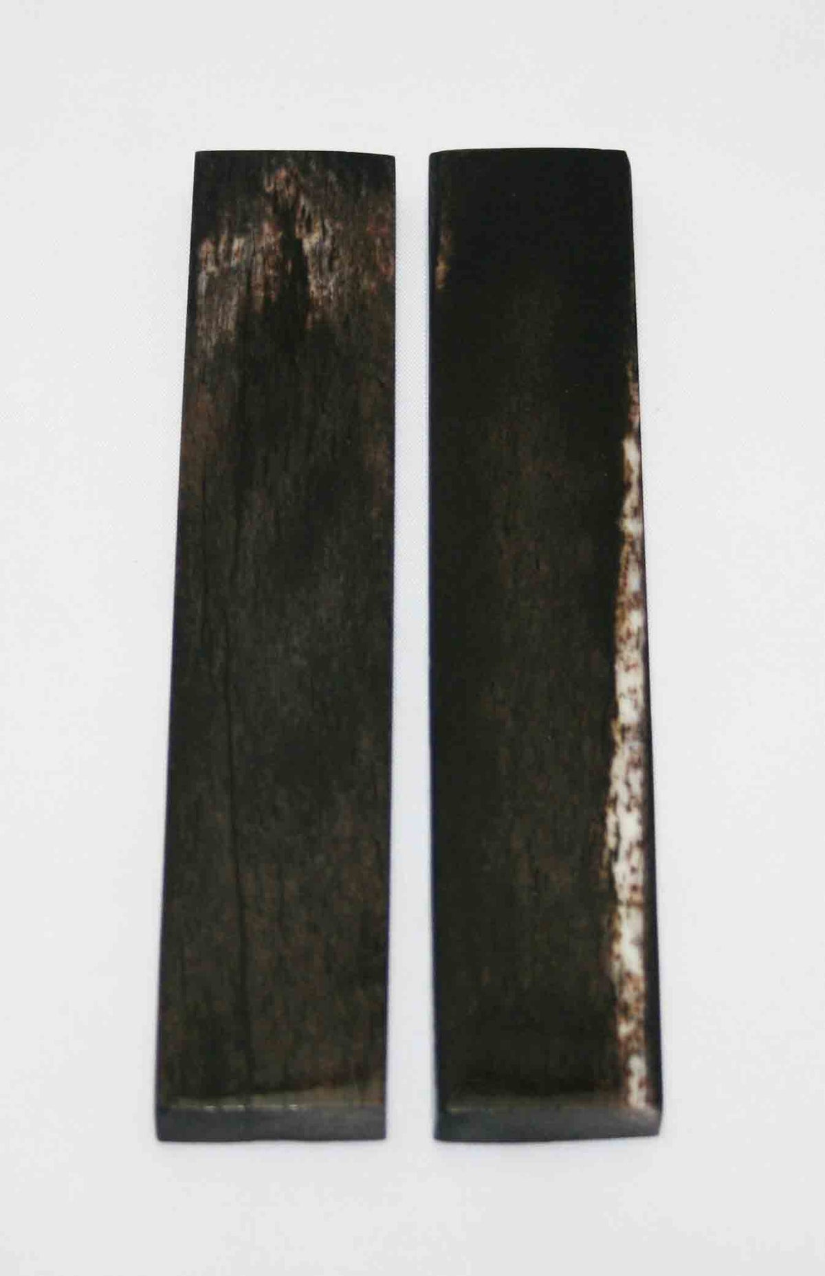 NB102MJ13  Giraffe Bone Scales