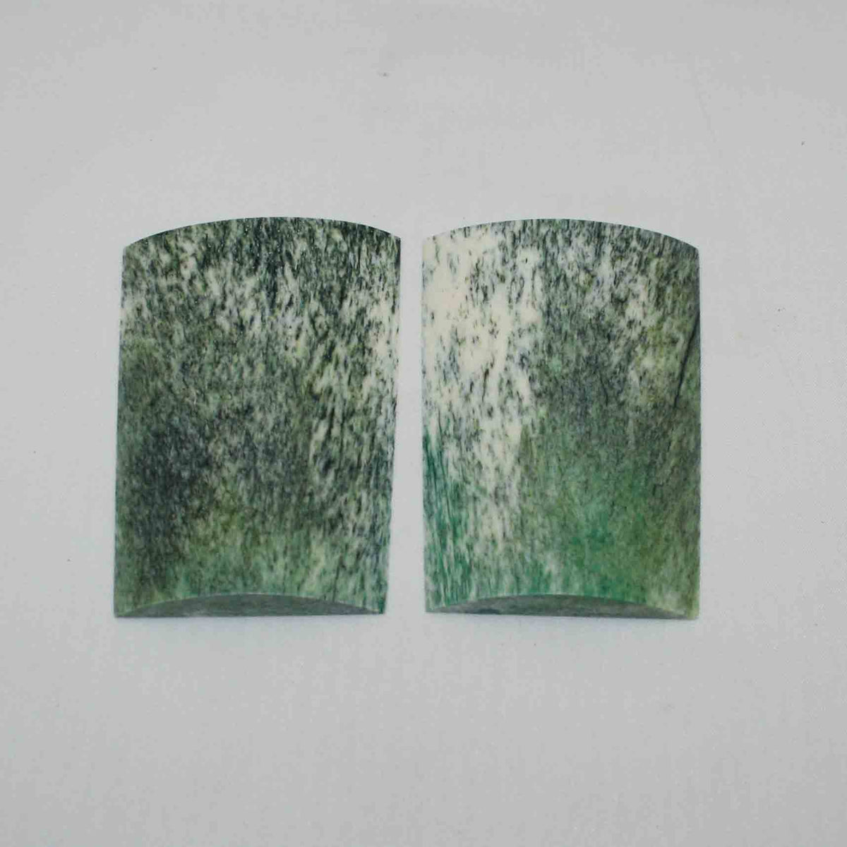 NB102MMA100 Giraffe Bone Scales