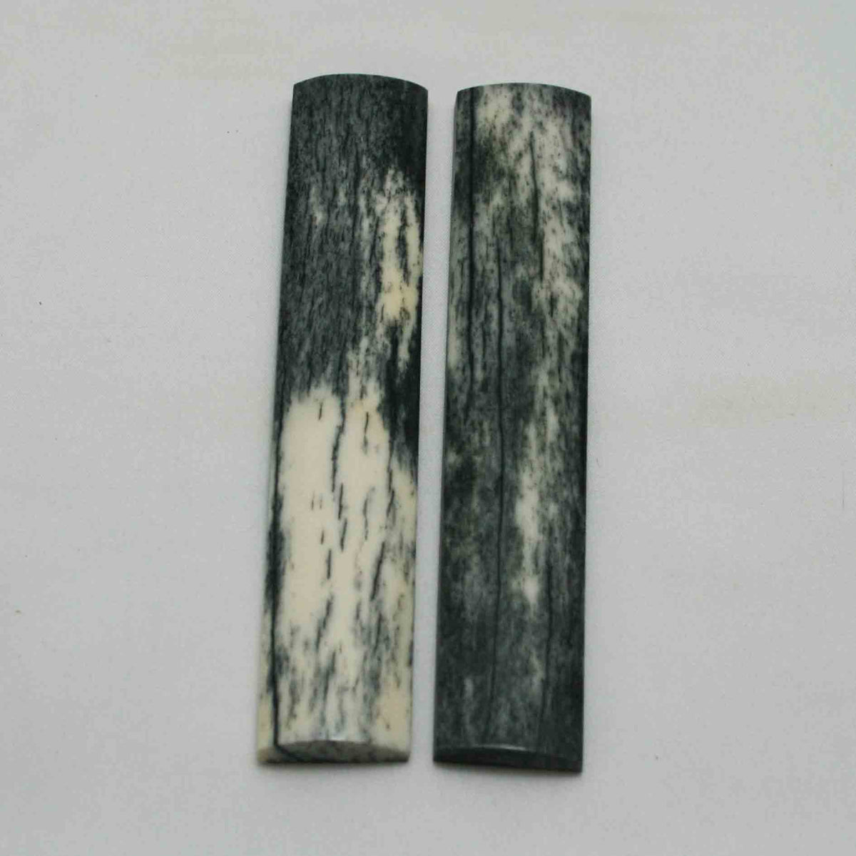 NB102MMA16 Giraffe Bone Scales