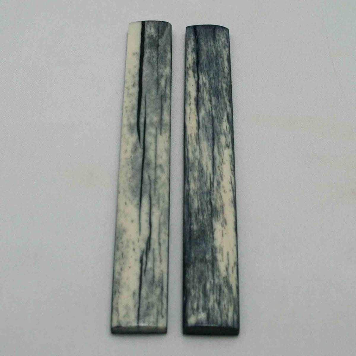 NB102MMA31 Giraffe Bone Scales