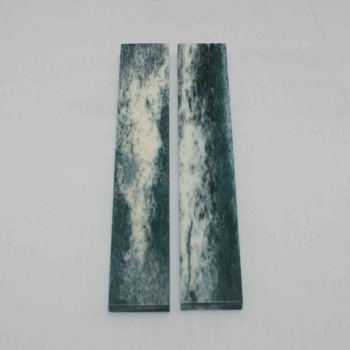 NB102MMA58 Giraffe Bone Scales