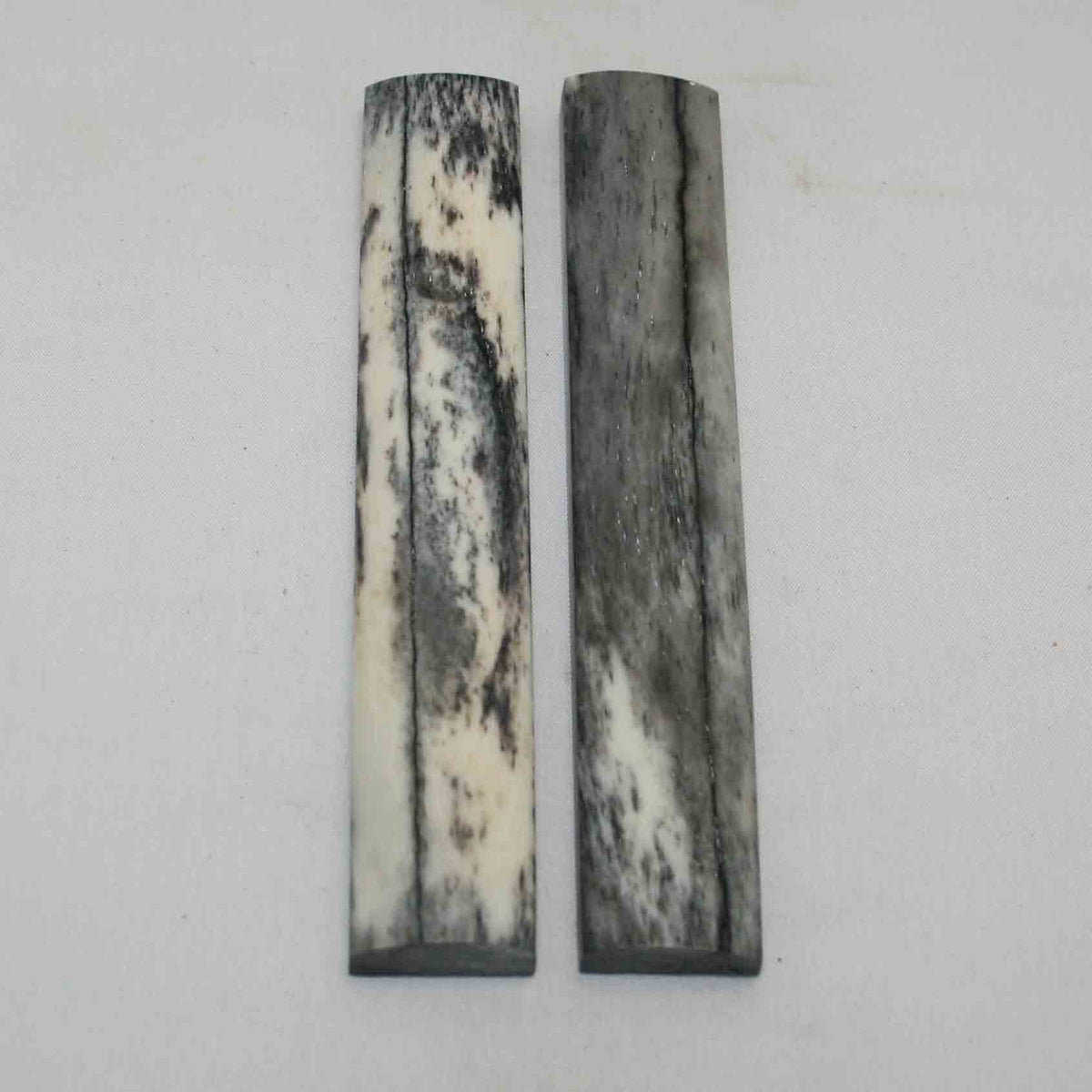 NB102NA114 Giraffe Bone Scales Size: 5.34" x 0.88" x 0.37" inch