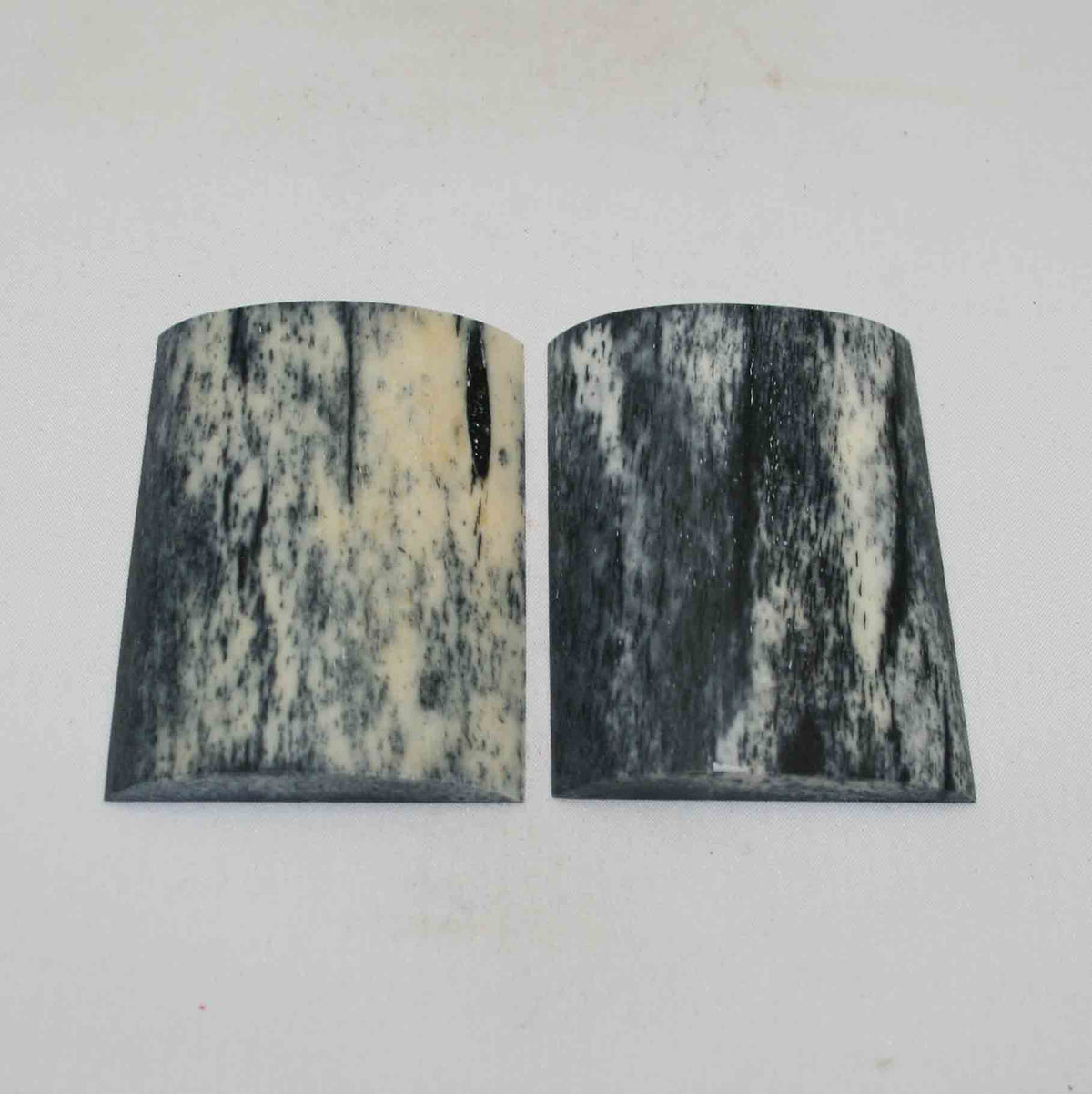 NB102NA156 Giraffe Bone Scales Size: 2.88" x 2.09" x 0.34" inch