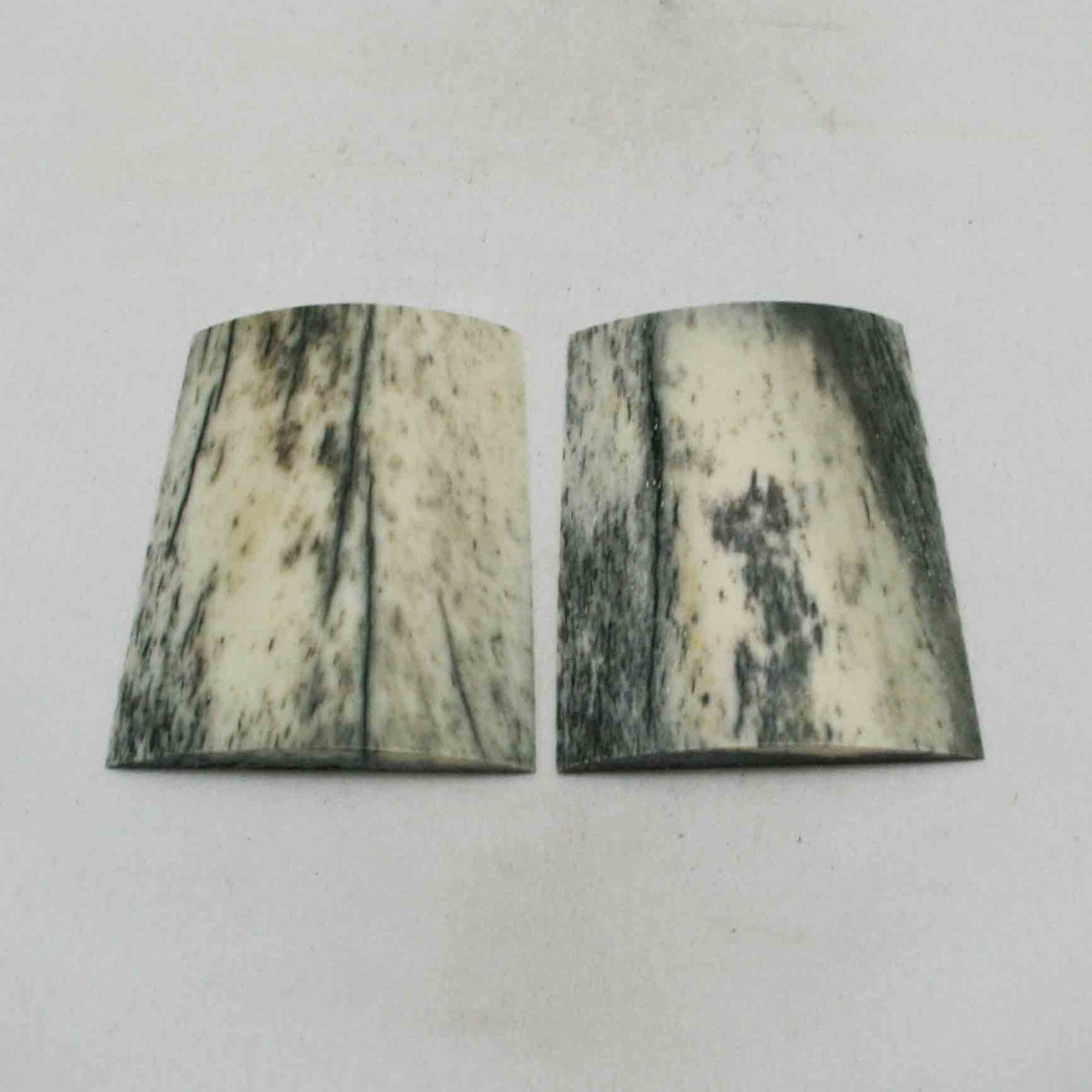 NB102NA159 Giraffe Bone Scales Size: 2.72" x 1.96" x 0.25" inch