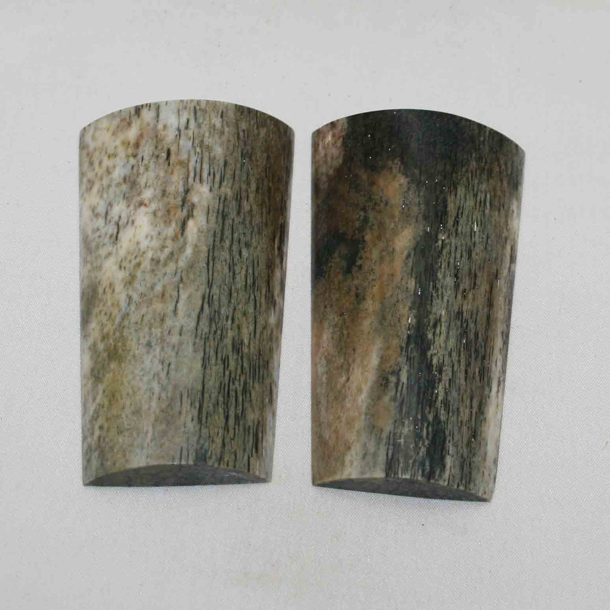 NB102NA162 Giraffe Bone Scales Size: 2.31" x 1.61" x 0.44" inch