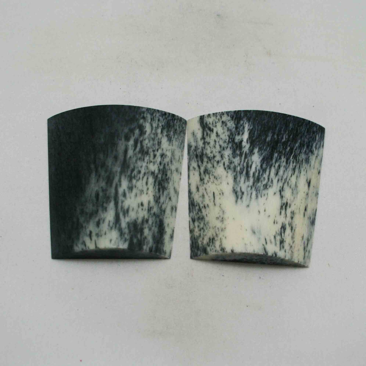 NB102NA176 Giraffe Bone Scales Size: 2.71" x 2.18" x 0.41" inch