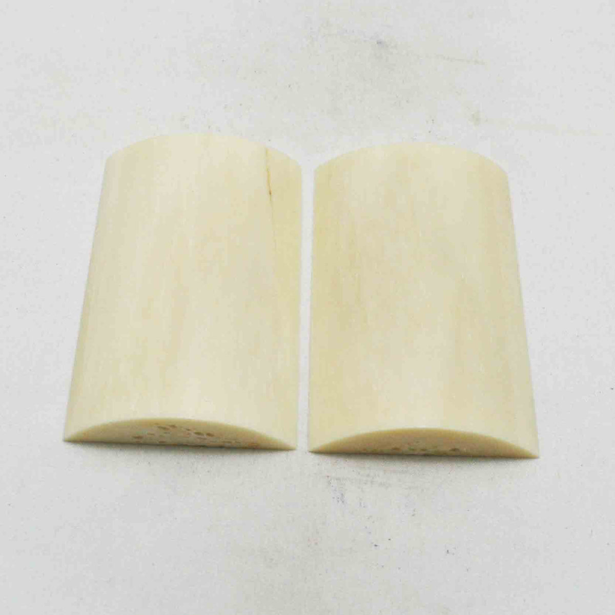 NB102NA200 Giraffe Bone Scales Size: 3.04" x 1.89" x 0.45" inch