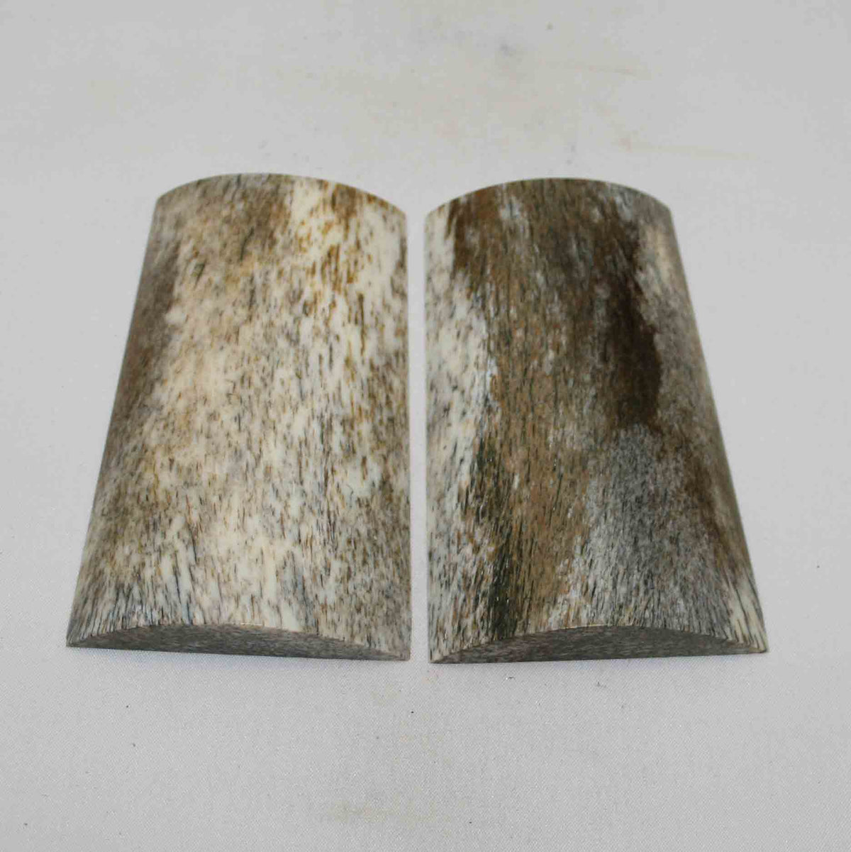 NB102NA239 Giraffe Bone Scales Size: 3.73" x 2.11" x 0.44" inch