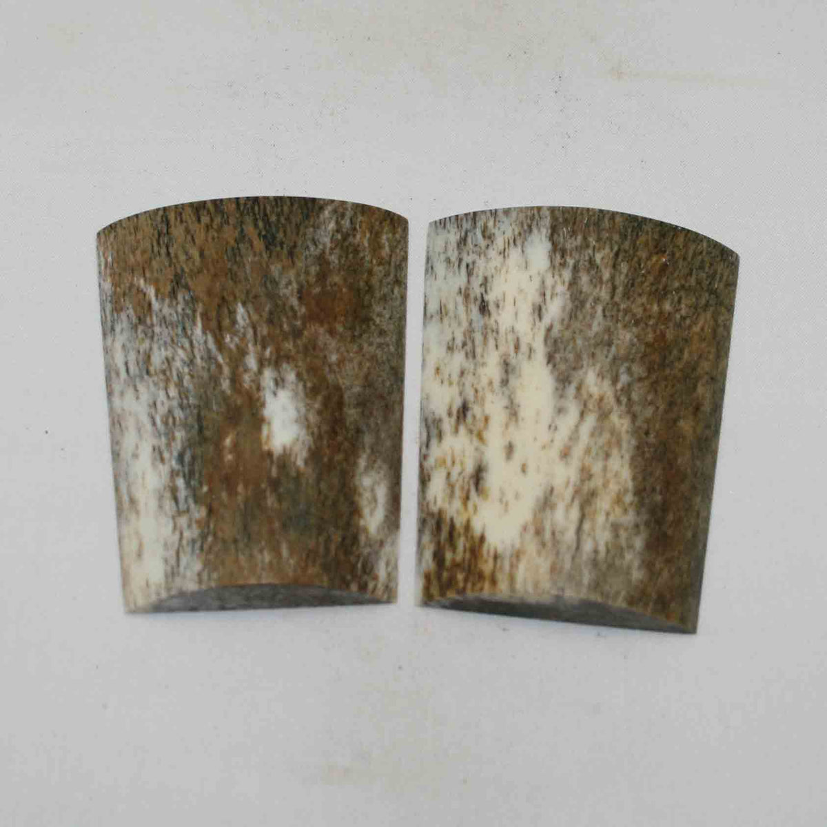 NB102NA247 Giraffe Bone Scales Size: 2.99" x 1.98" x 0.35" inch