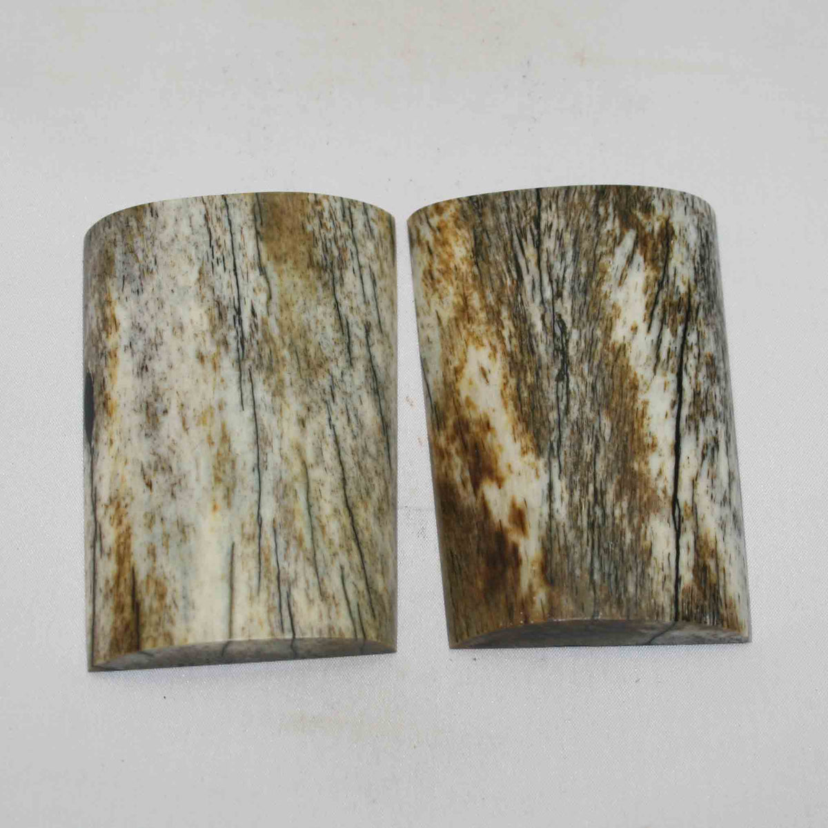 NB102NA249 Giraffe Bone Scales Size: 3.48" x 2.21" x 0.47" inch