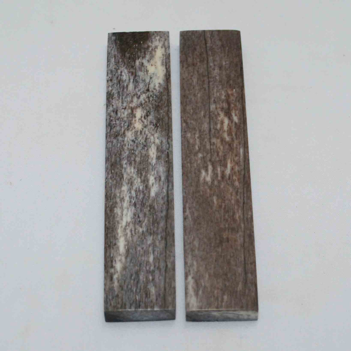 NB103GS28 Giraffe Bone Scales