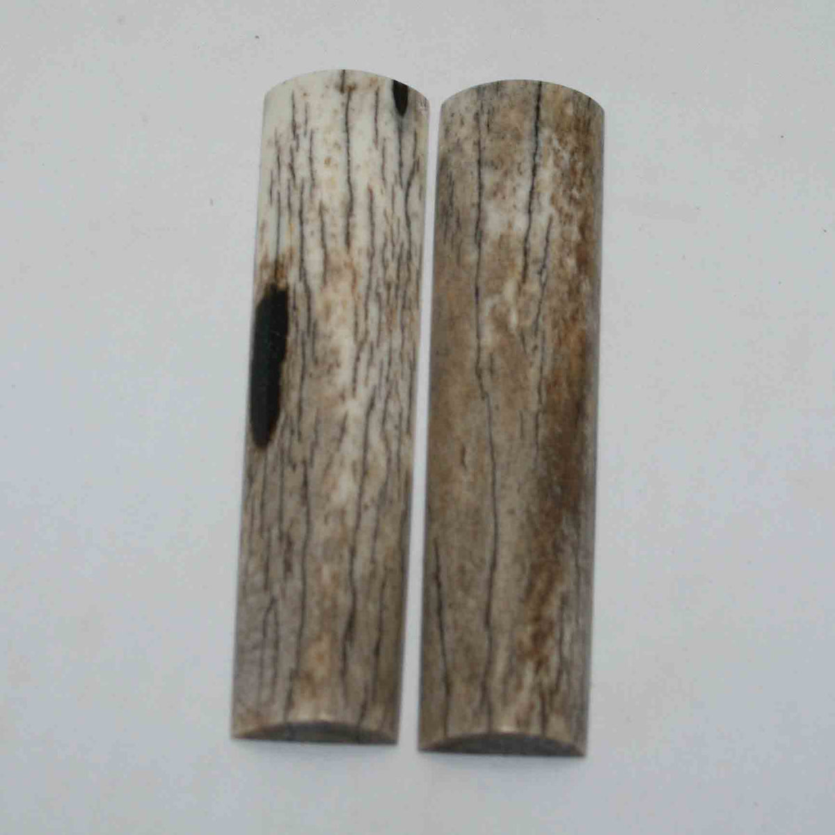 NB103GS44 Giraffe Bone Scales