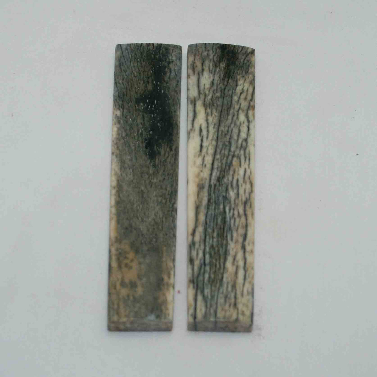 NB103GS99 Giraffe Bone Scales