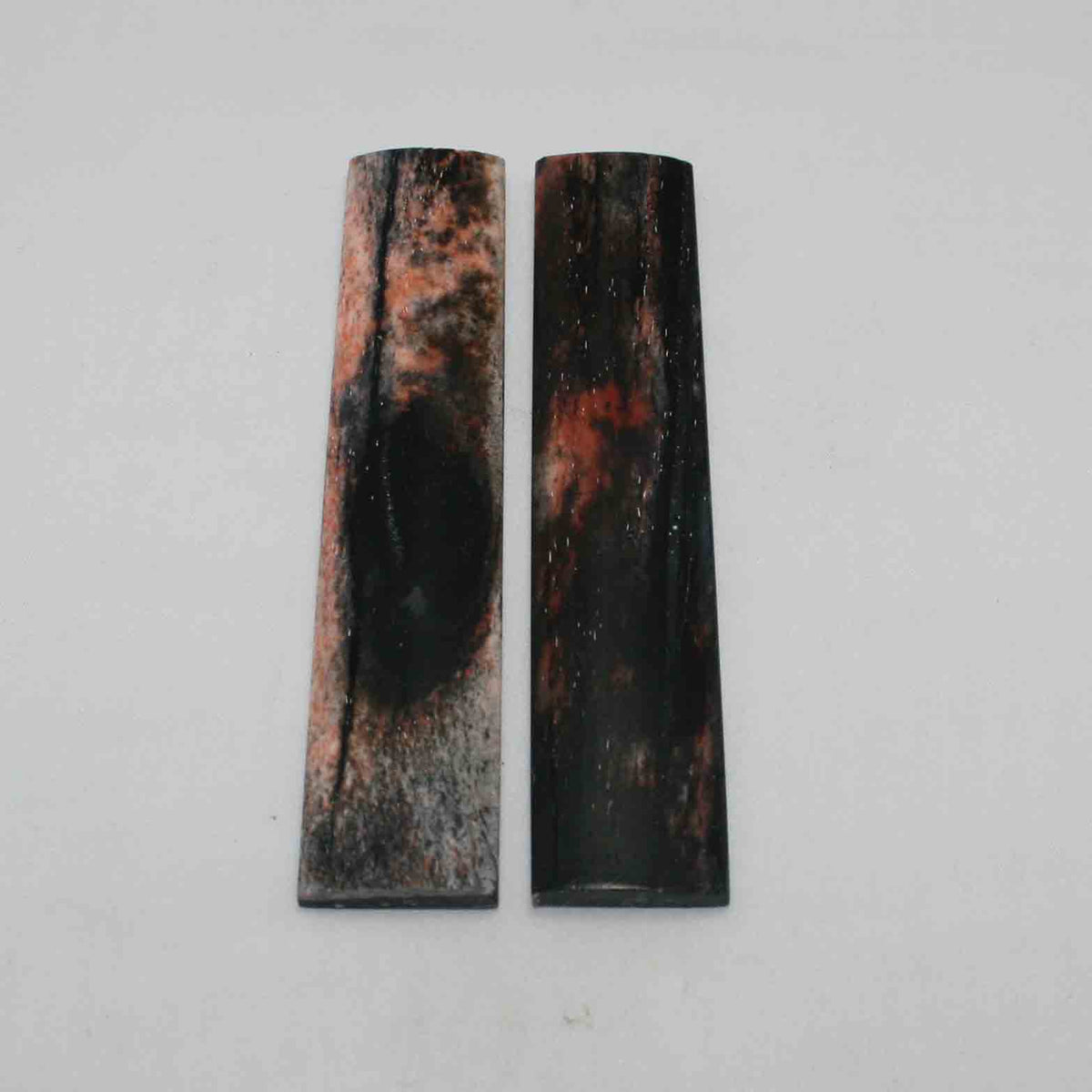 NB103JS33 Giraffe Bone Scales